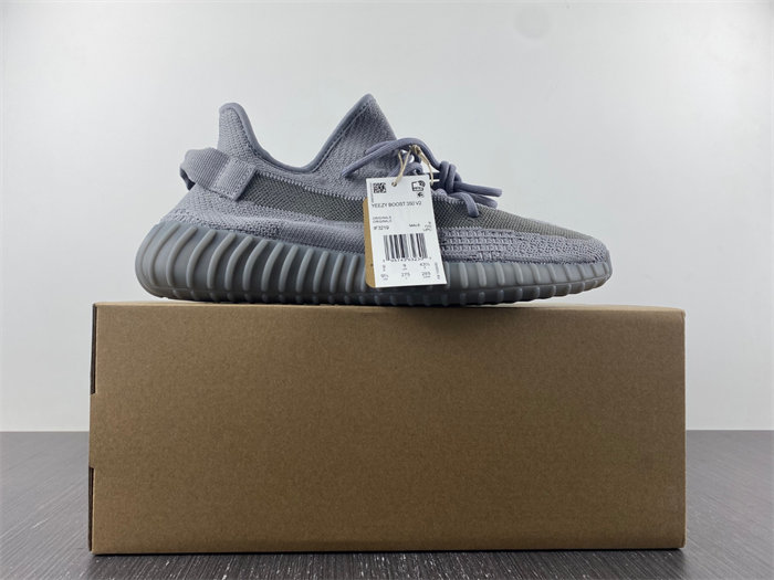 ad*s Y**zy boost 350v2 if3219