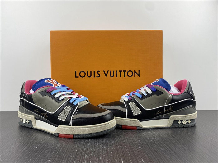 l**is V*t*n trainer pink ss2 1a8q9n