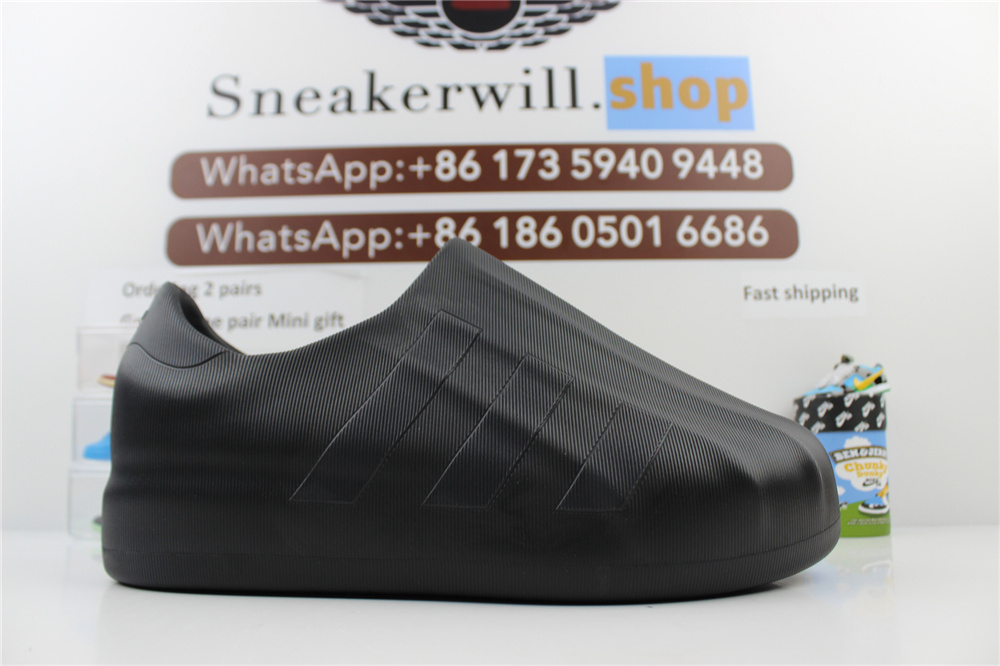 ad*s adifom S*perstar “triple black
