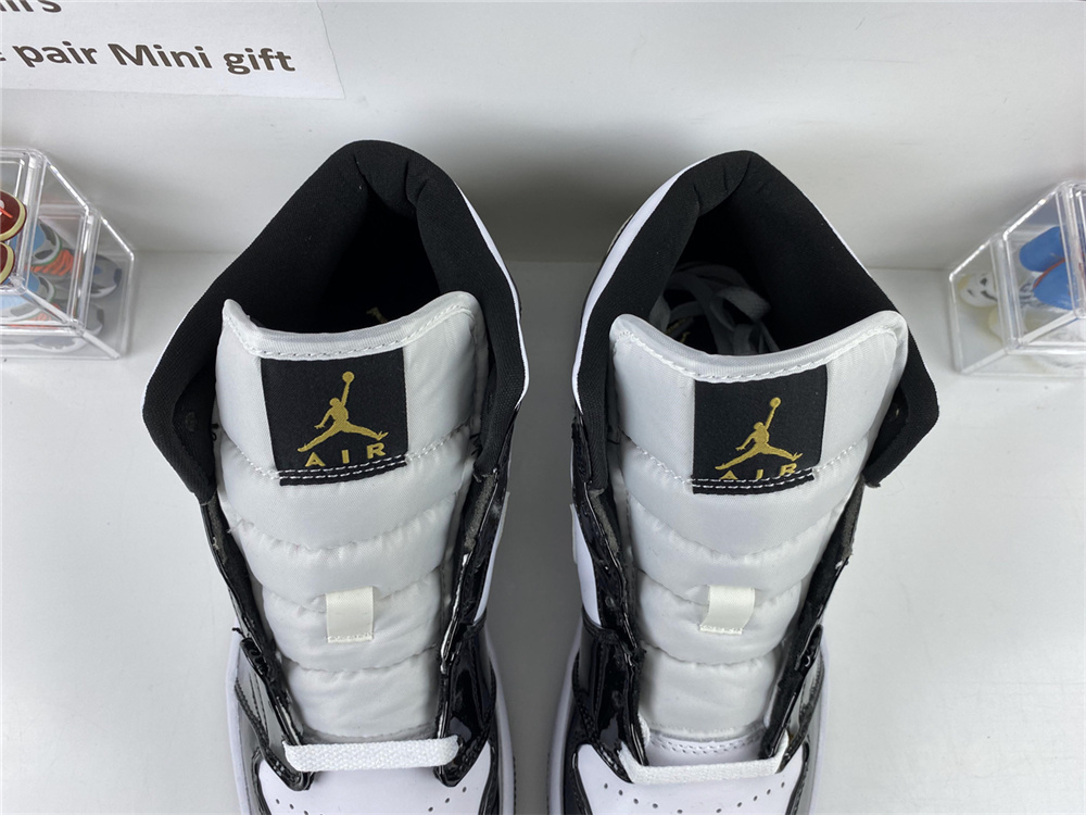 Air Jordan 1 Mid Metallic Gold White