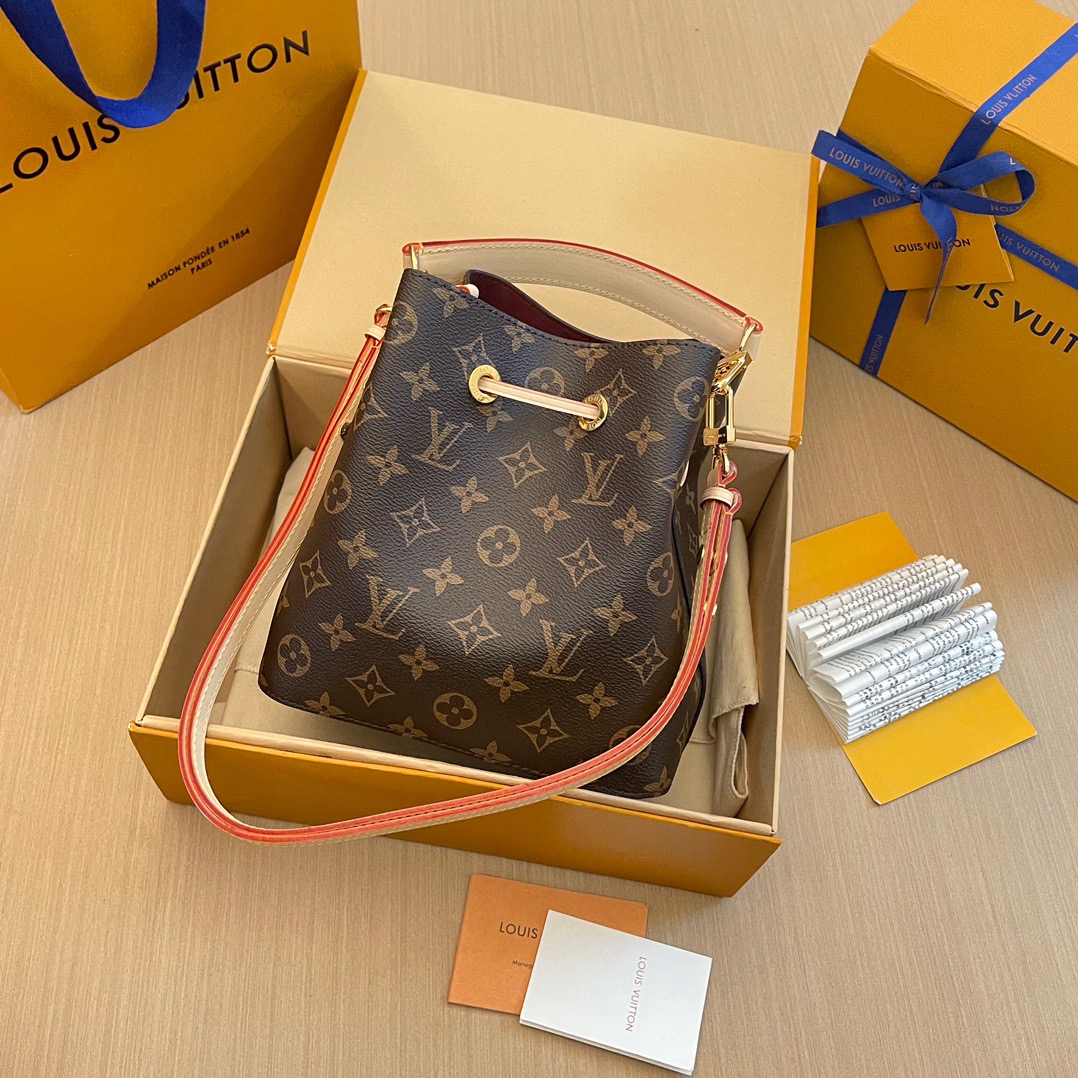 Nano Noe hand bag  (20cmx20cmx13cm)