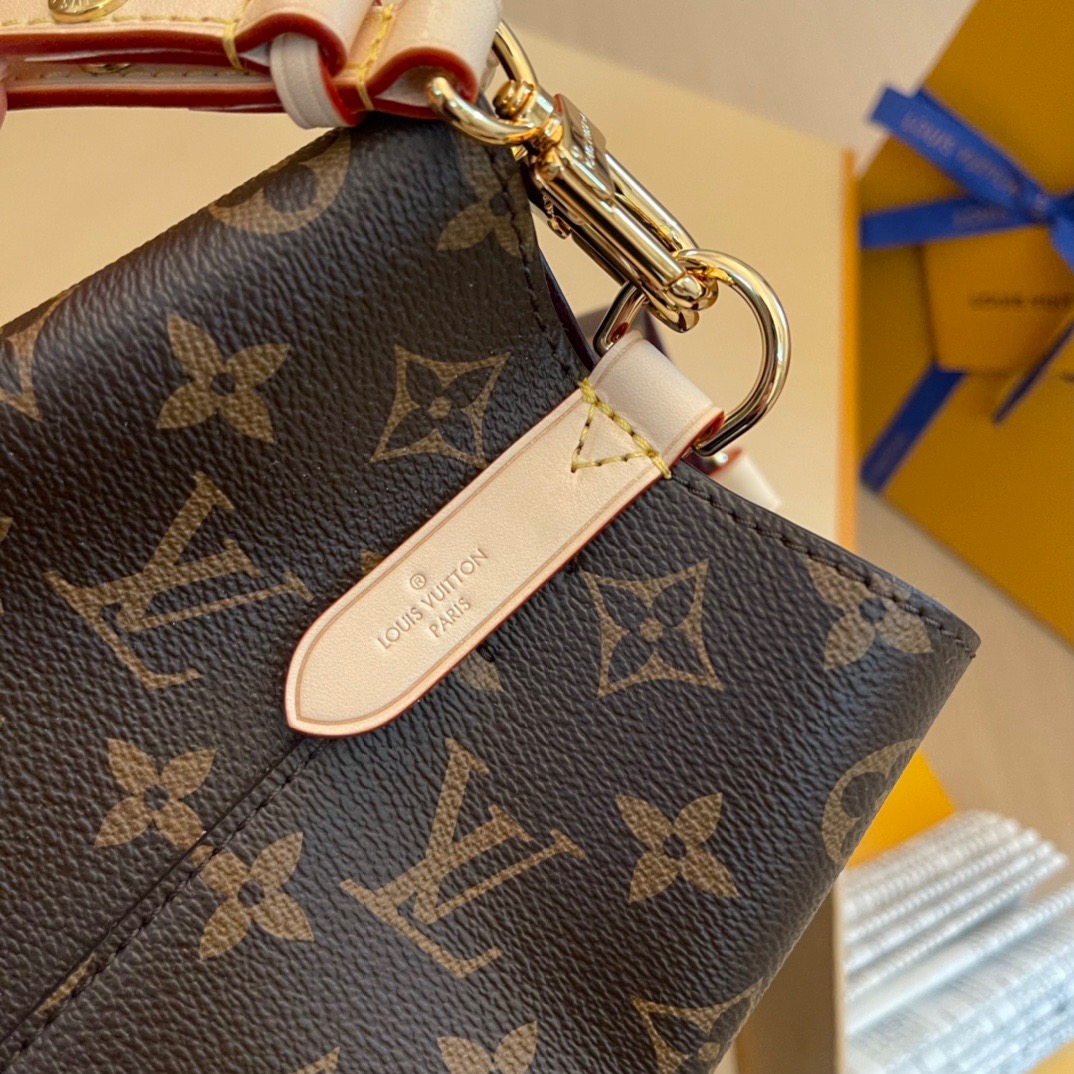 Nano Noe hand bag  (20cmx20cmx13cm)