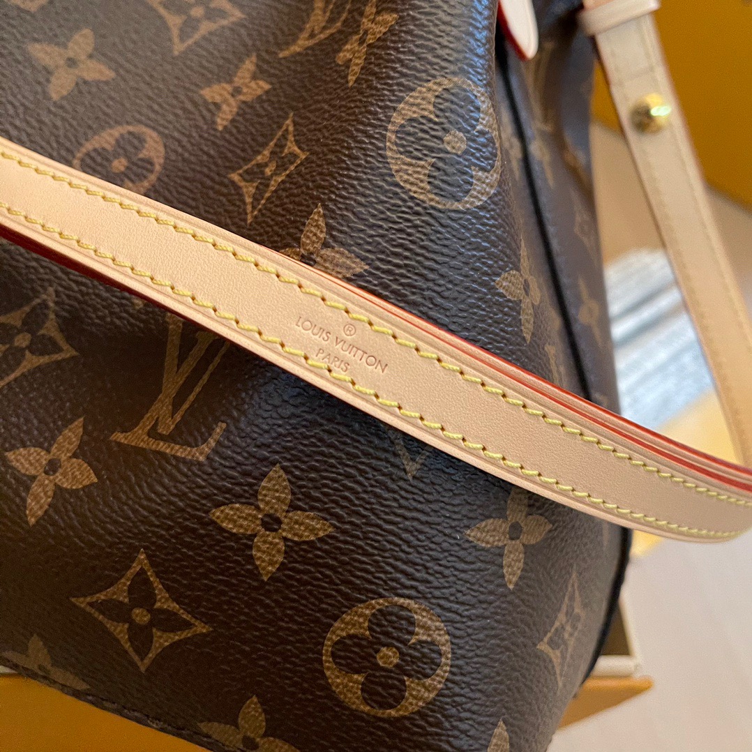 Nano Noe hand bag  (20cmx20cmx13cm)