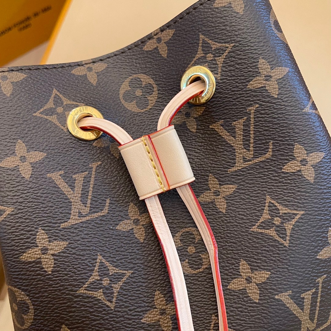 Nano Noe hand bag  (20cmx20cmx13cm)