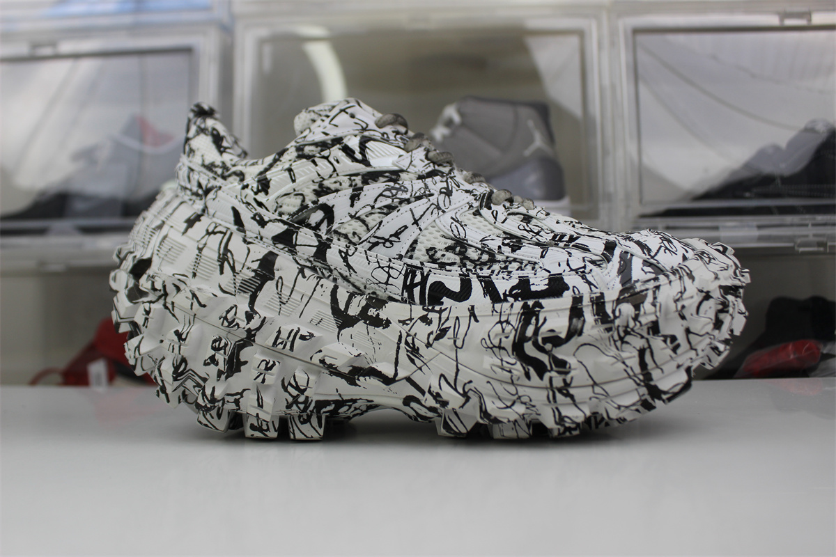 Ba*len*cia*ga track zebra tyre shape sneaker white black