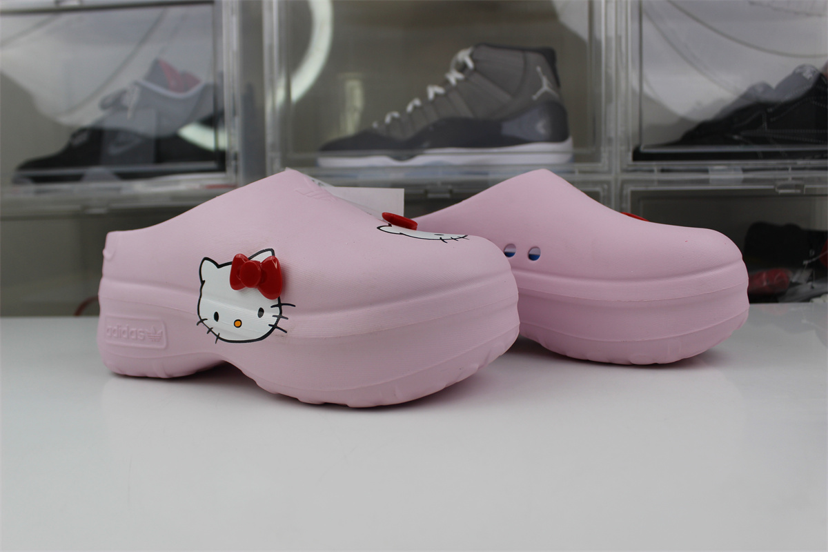 Ad*s hello kitty pink
