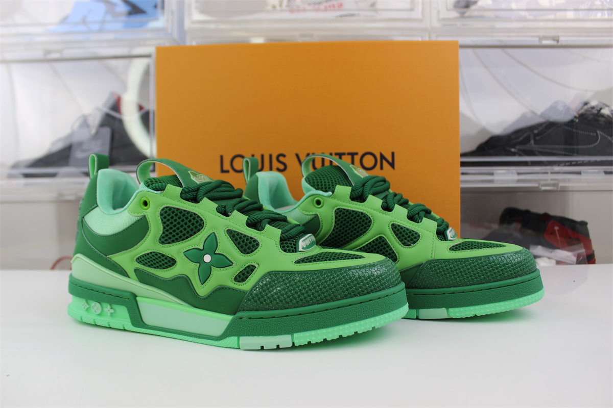 l**is V*t*n lv trainer full green four leaf clover