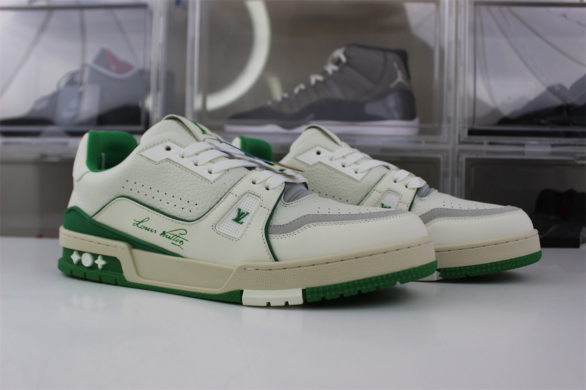 l**is V*t*n white green arch light sneaker
