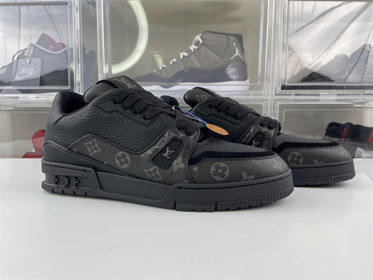 l**is V*t*n lv trainer black
